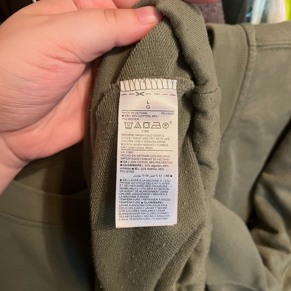 Old Navy long sleeve olive green crew neck tie back top - Picture 5 of 6